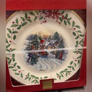 NIB Lenox Limited Edition 2001 Santa Parade Christmas China Plate